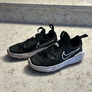 Gently used Nike Sneakers, size 13.5C